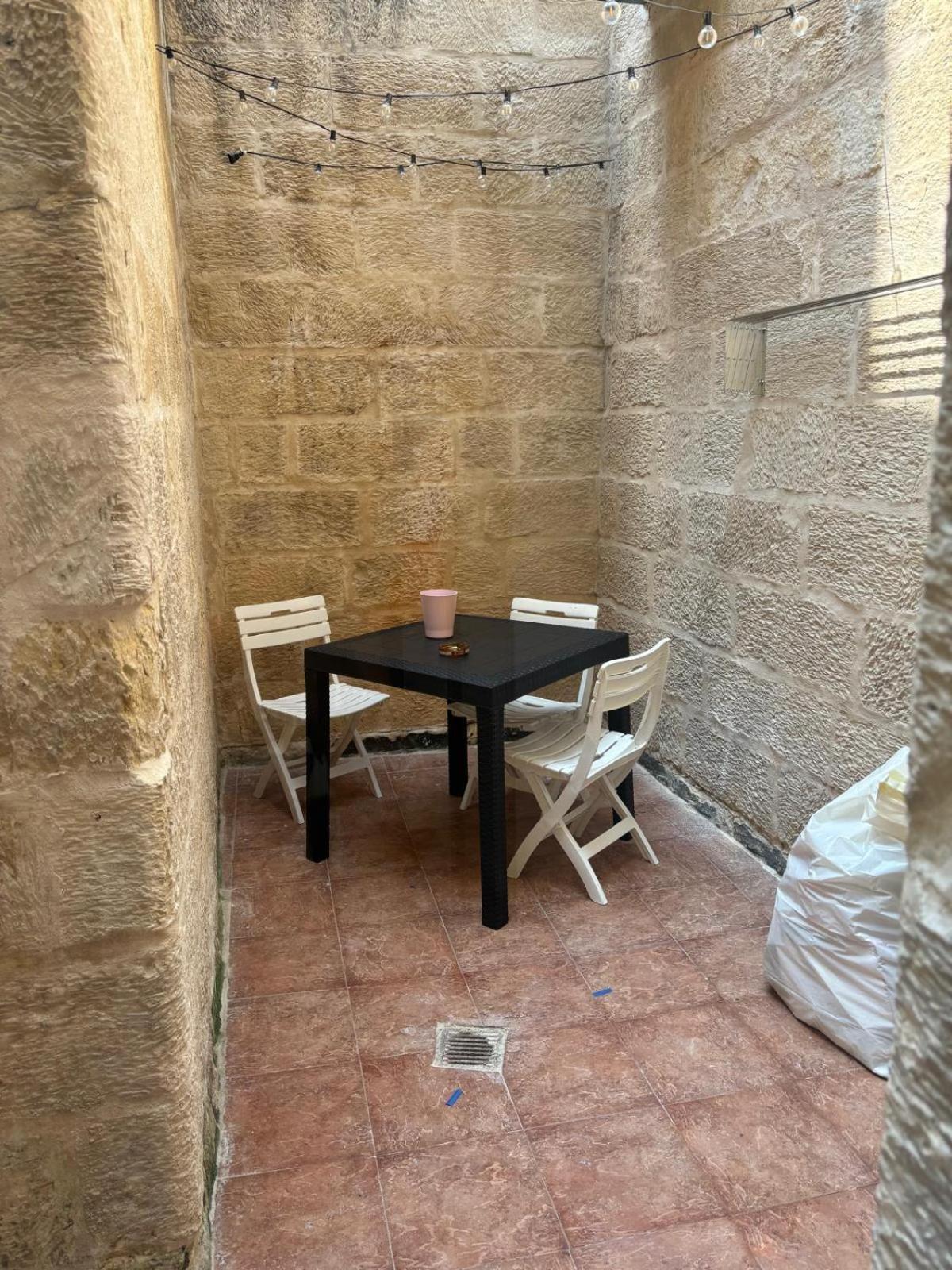 Vincenti's In Cospicua Nyaraló *